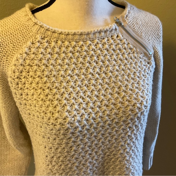 Ann Taylor Loft Women’s Sweater, Sz S - Picture 2 of 5